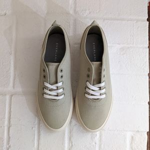 NWT Everlane Forever Sneaker in Eucalyptus